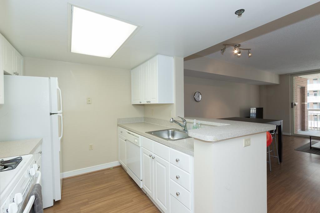 Pentagon City Luxury Apartment 알링턴 외부 사진
